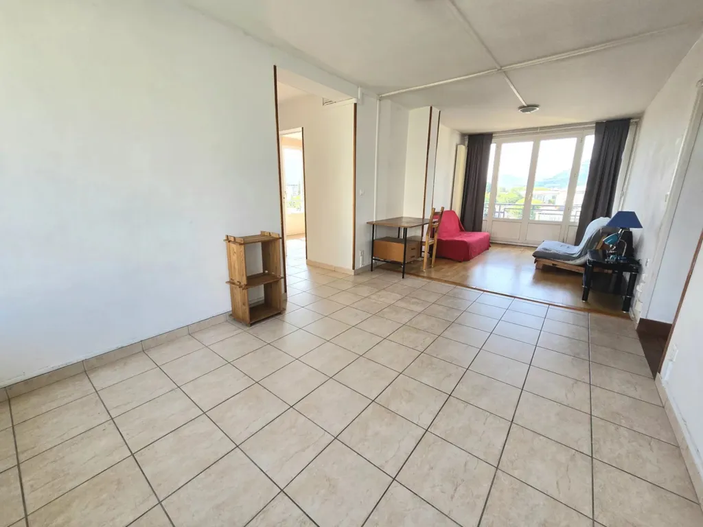 Appartement 6 pièces à Saint-Martin-d'Hères