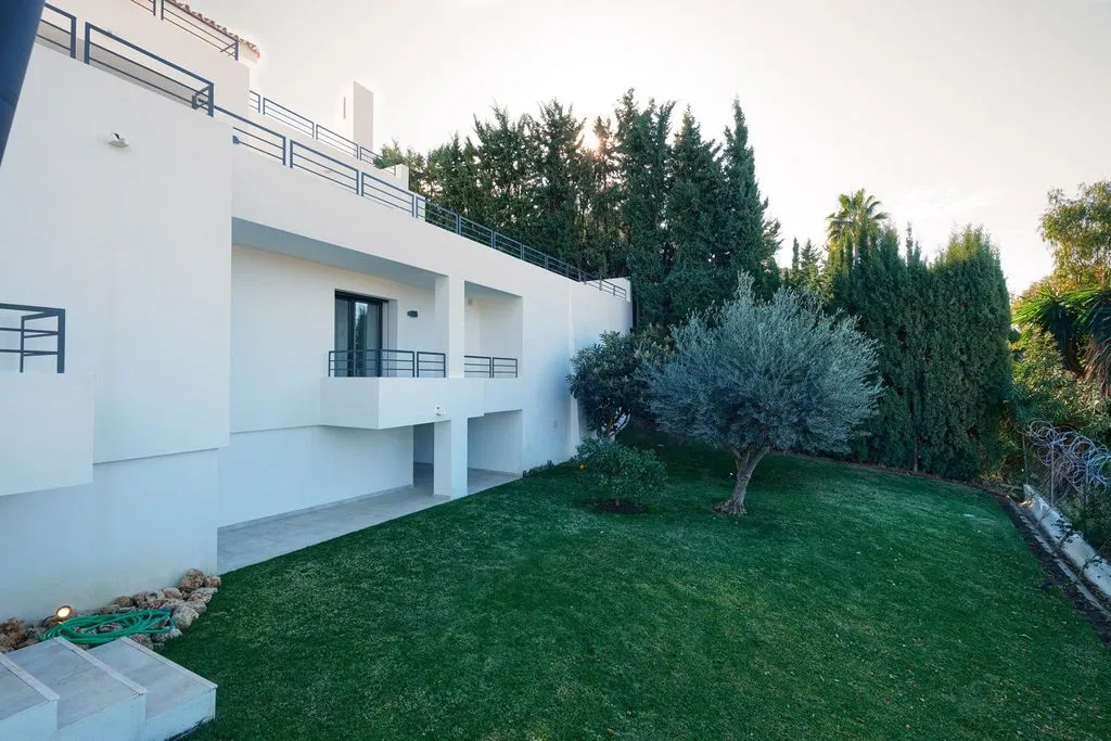 Jardin - Luxury Villa with Pool in Nueva Andalucía