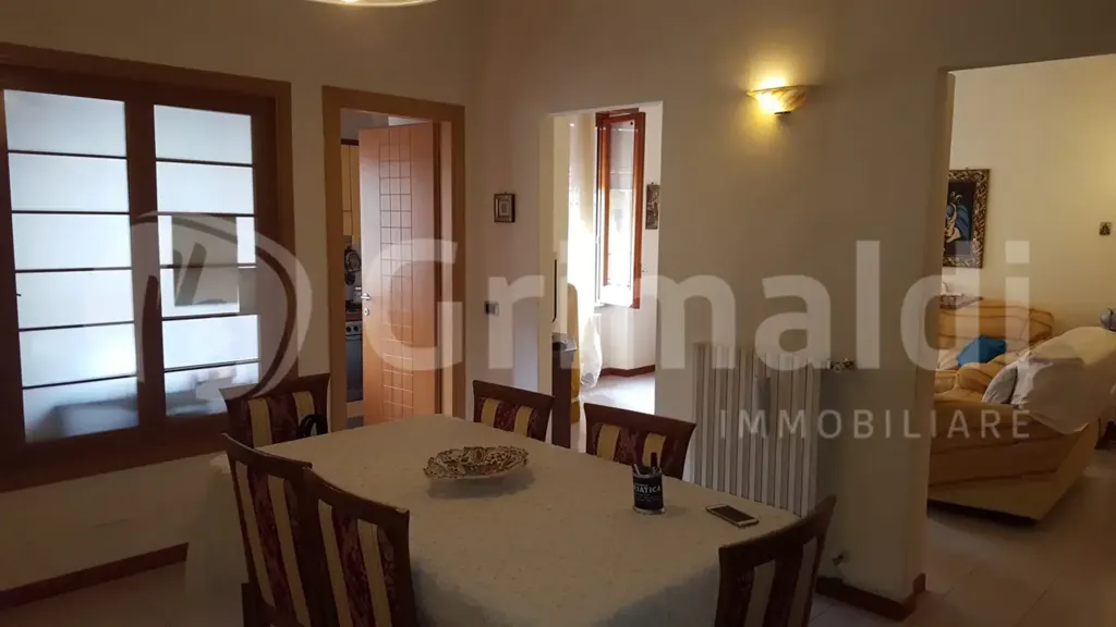 Söögituba - Fully Furnished Flat in Libertà, Benevento