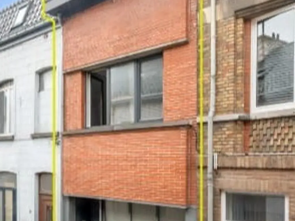 Esterno - Income-Generating House with Studio in Eeklo