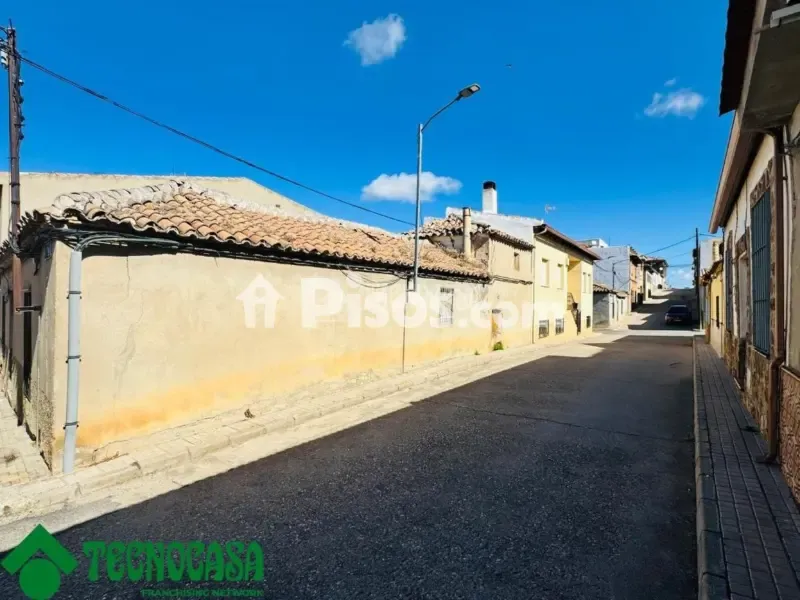 Jardin - Adosado to Renovate in Urda