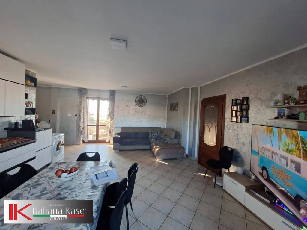 Dining Room - Spacious Apartment with Terrace in Montalenghe