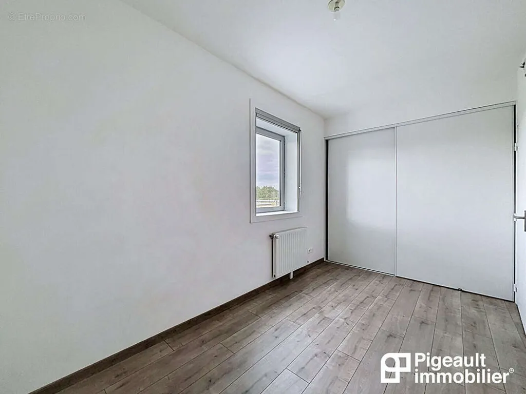 Rooms - Contemporary Maison with Patio in Rennes