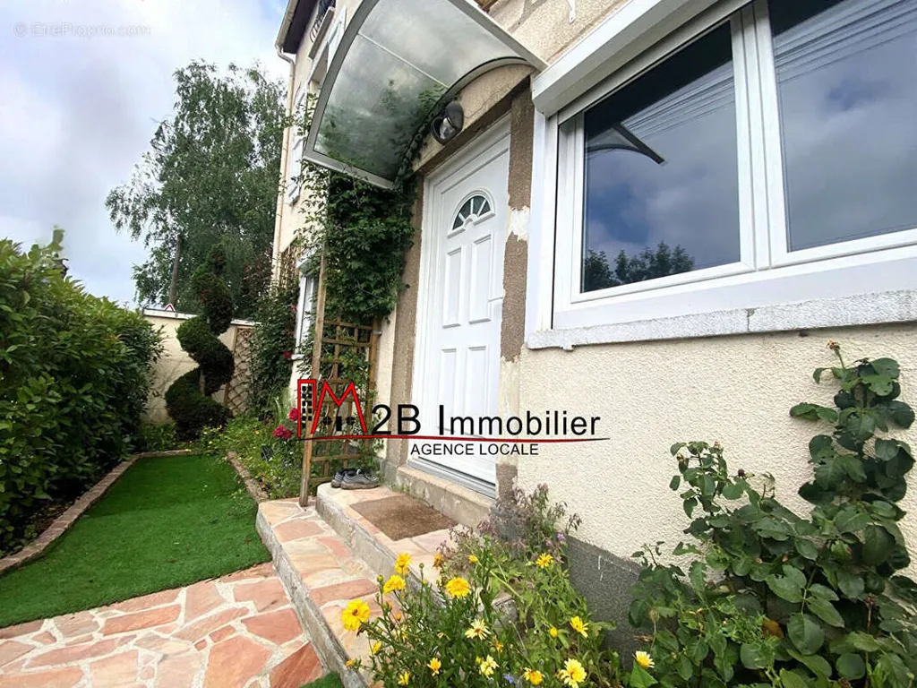 Esterno - Renovated 3-Bed Flat with Terraces in Marne District