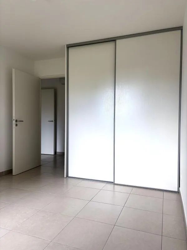 Toad - Modern Apartment with Loggia in Garons