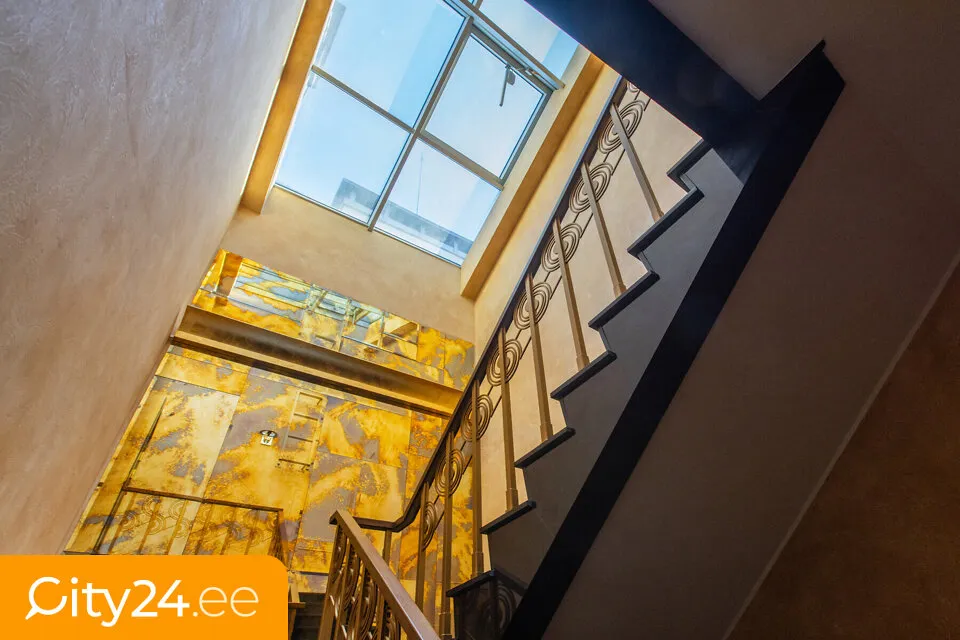 Pièces - 4-Bedroom Apartment with Historical Features in Old Riga