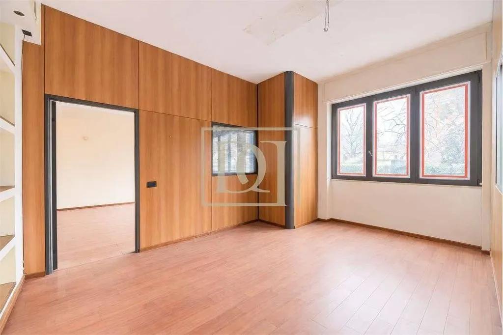 Pièces - Two-Level Office in Central Milan