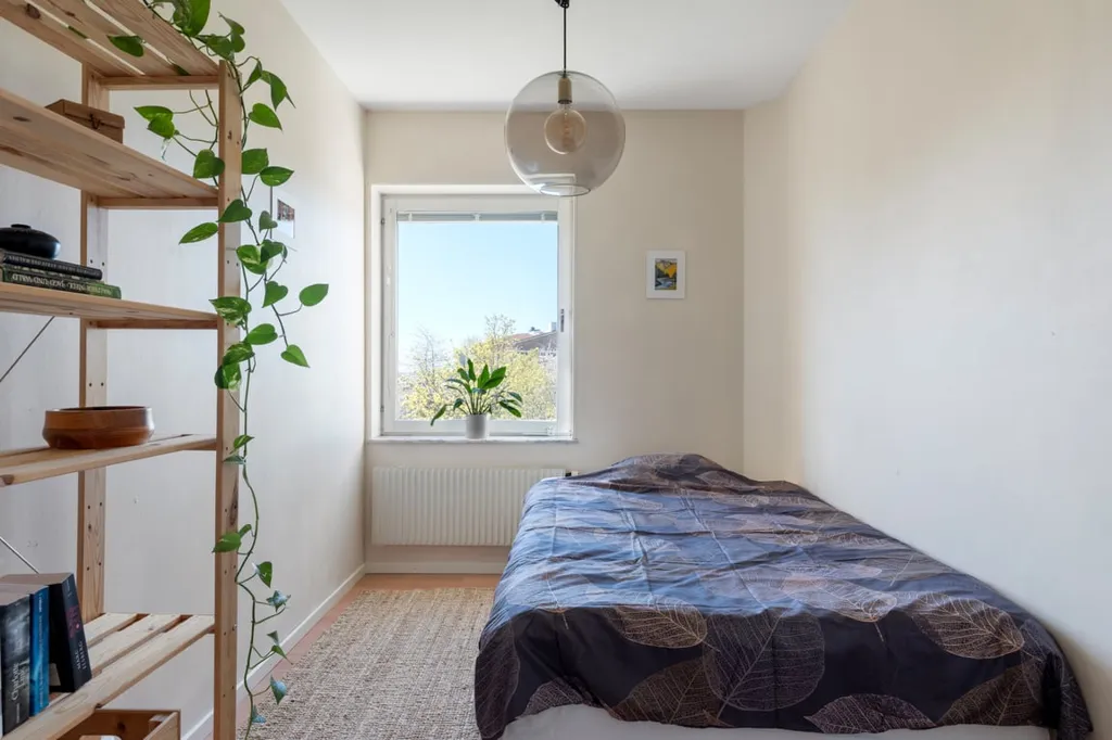 Magamistoad - Spacious 3rd Floor Flat with Balcony in Lund