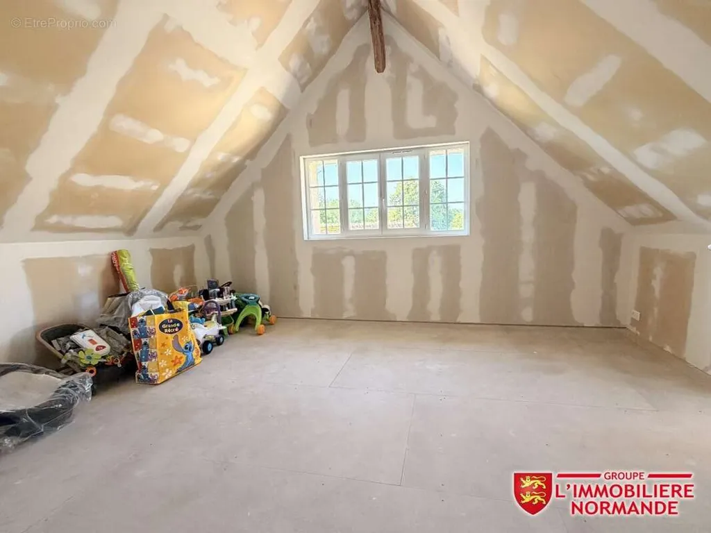 Pièces - Propriété de Charme avec Garage à Pacy-sur-Eure