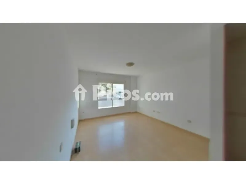 Pièces - Ground Floor Flat with Renovation Potential in Roquetas de Mar