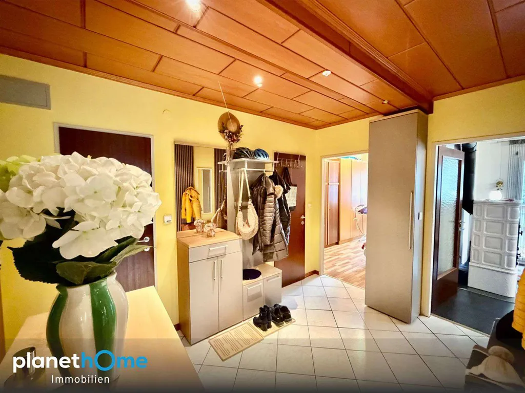 Ingresso - Charming 4-Bedroom Apartment with Loggia in Stockerau