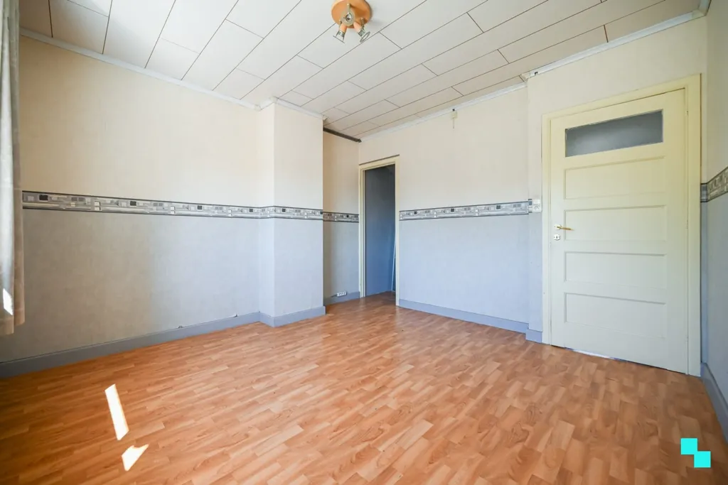 Stanze - Corner House to Renovate in Izegem