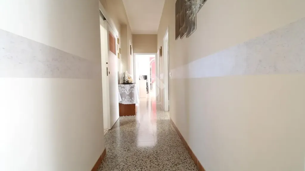 Ingresso - Apartment with Balcony in Suzzara