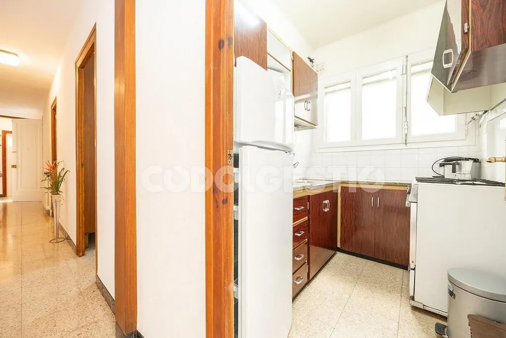 Köök - Three-Bedroom House with Terrace in Torelló