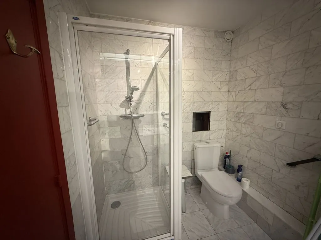 Salles de bain - Appartement Luxe avec Balcon à Auteuil, Paris
