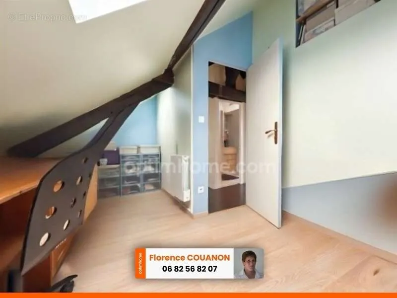 Duplex with City Centre Views in Dourdan
