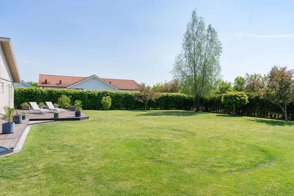 Jardin - Modern Villa with Garden in Vikingstad
