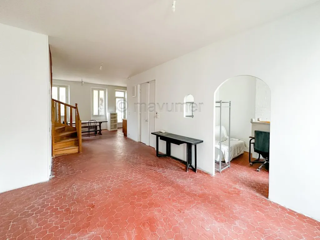 Living Room - Duplex Flat with Balconies in Marseille