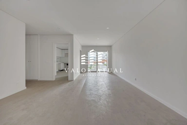 Toad - Luxury Flat with Balcony in Amadora