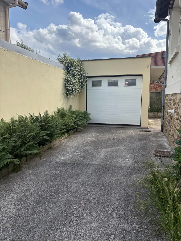 Extérieur - Pavillon avec Sous-Sol et Garage à Sevran