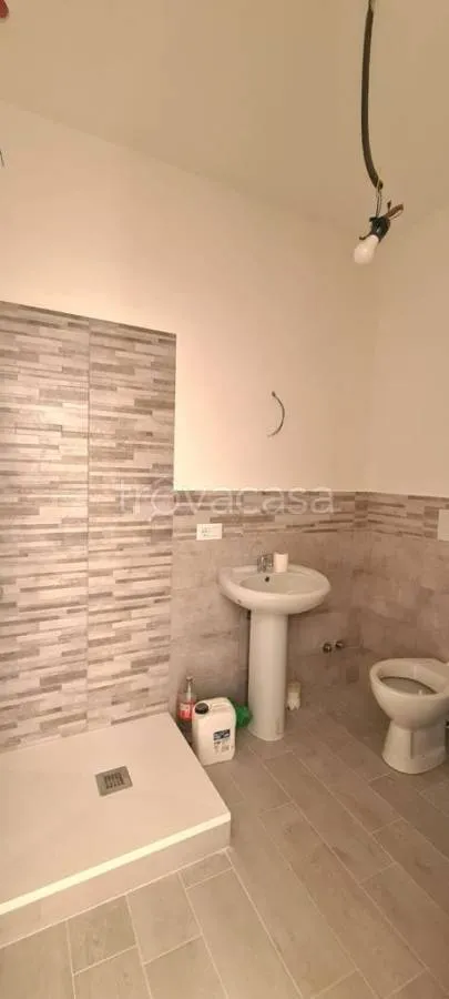 Vannitoad - Central Auctioned Apartment with Balcony in Foligno