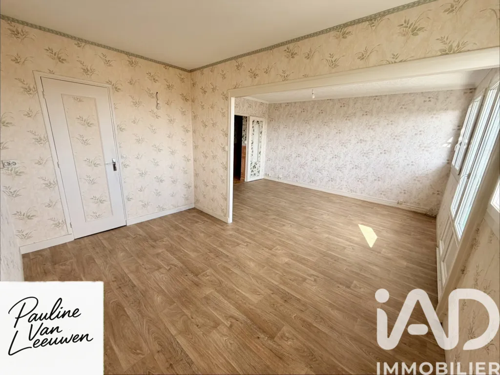 Chambres - Appartement avec Balcon et Vue Dégagée à Sainte-Savine