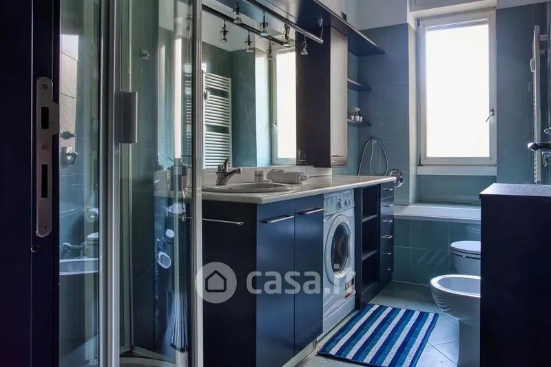 Salles de bain - Trilocale with Balcony near Piazza Firenze, Milan