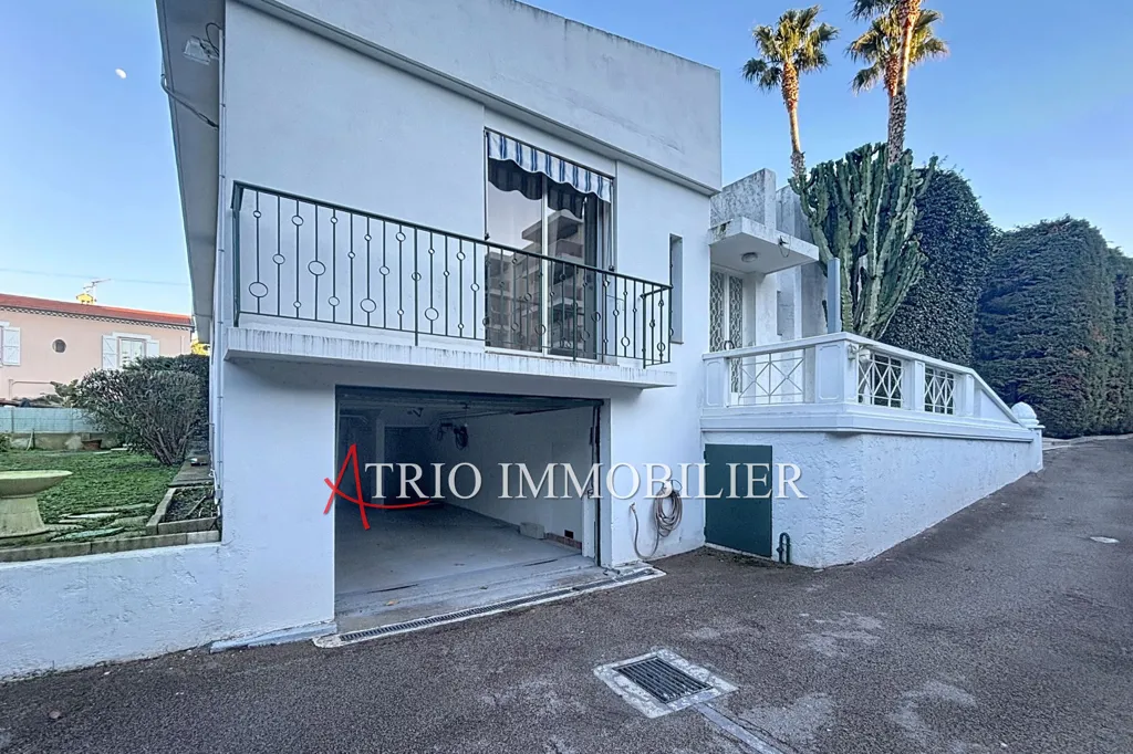 Exterior - Luxury Villa with Pool in Cagnes-sur-Mer