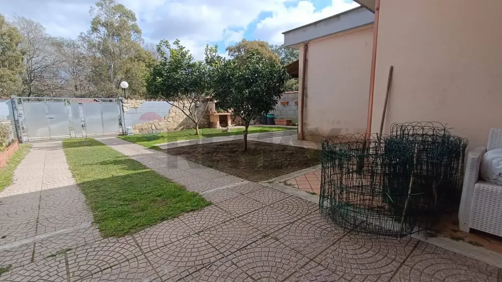 Aed - Villa with Garden in Ardea, Colle Romito