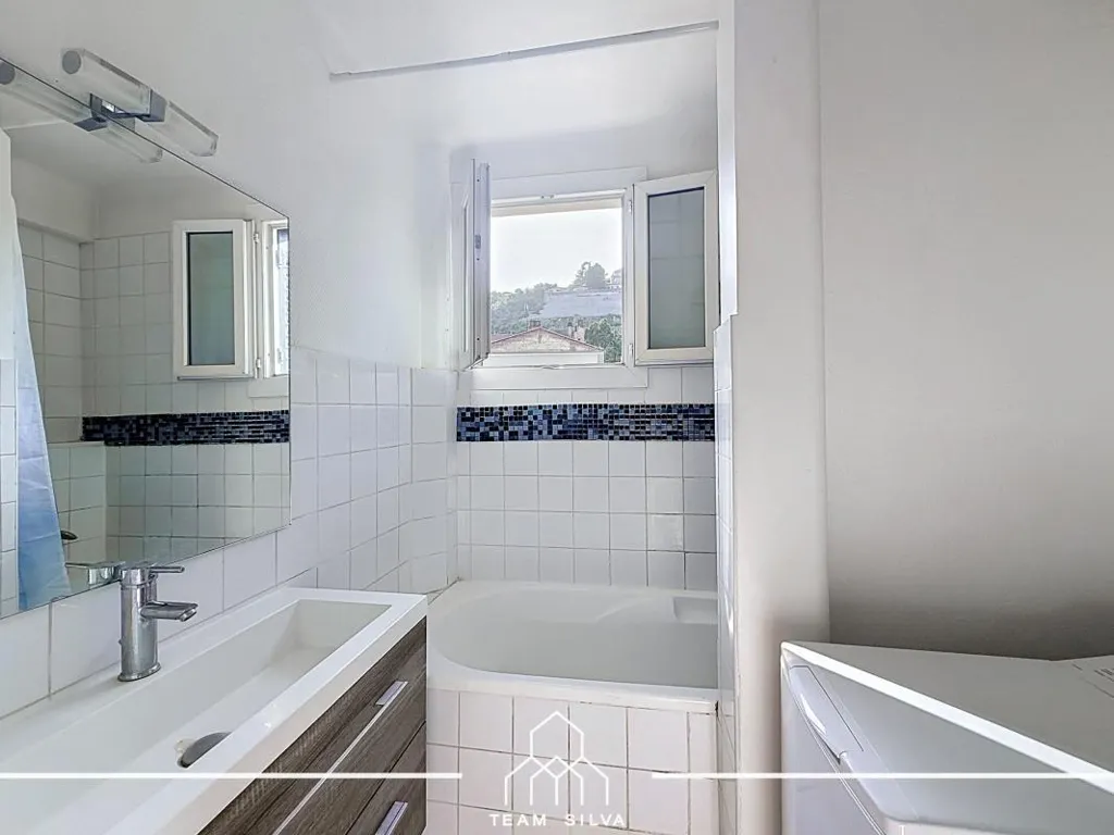 Bagni - T3 Flat with Balcony and View in Sainte Colombe