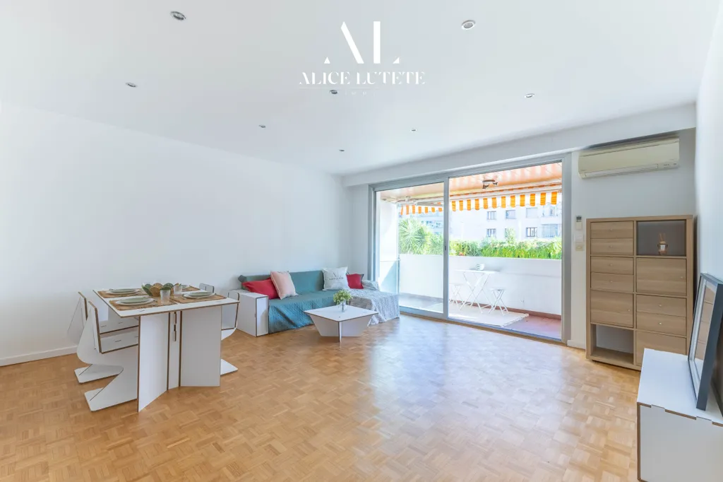 Séjour - Appartement T3 avec Balcon au Carré d'Or à Marseille