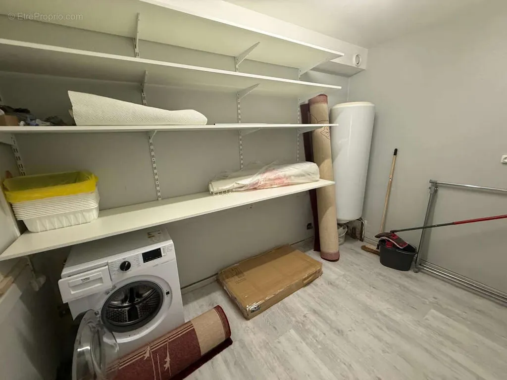 Pesuköök - Spacious Apartment with Balcony in Thiers