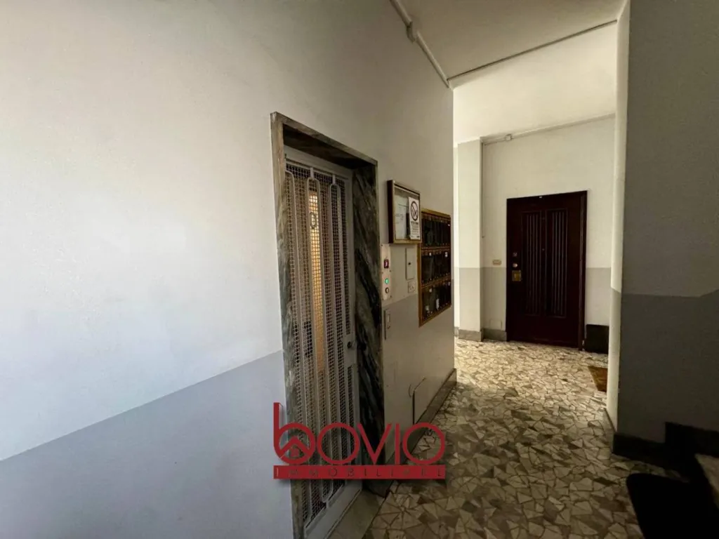Entrée - Apartment with Balcony in Barriera Milano, Turin