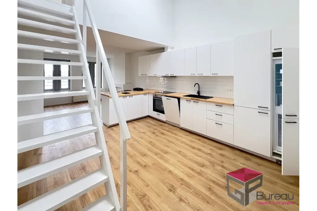 Cuisine - Appartement Duplex avec Cuisine Super Équipée à Laeken