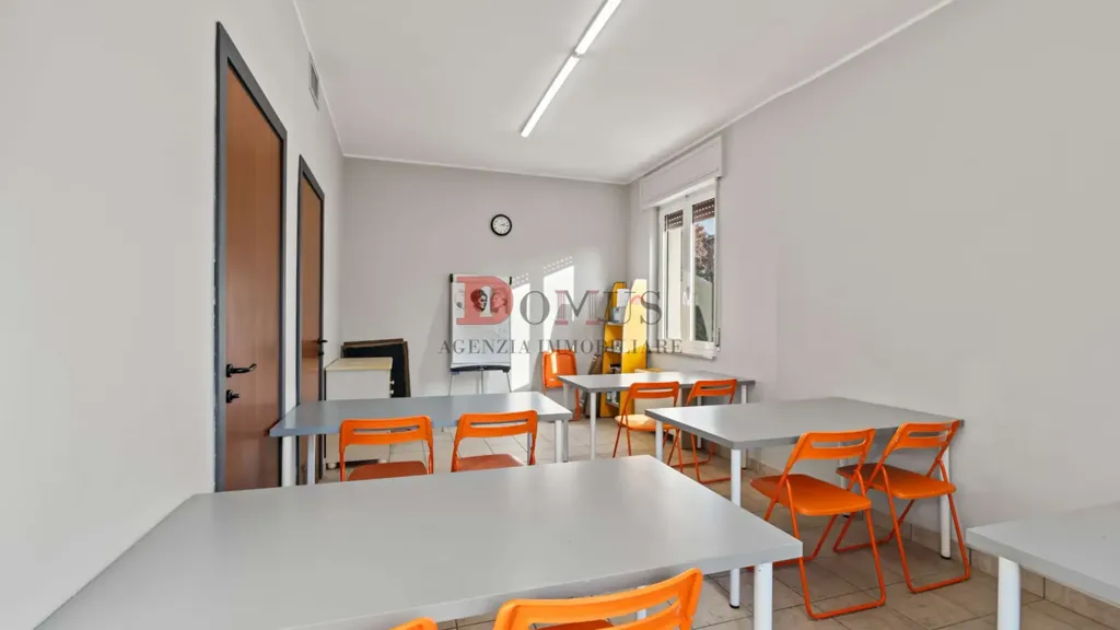 Salle à manger - Trilocale with Balcony in Mantova