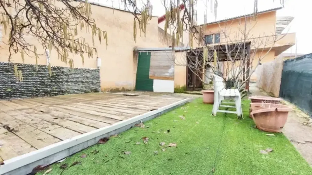 Aed - Detached House with Garden in Avezzano