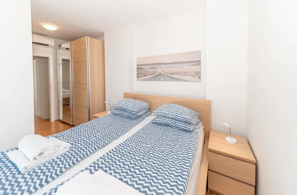 Magamistoad - Luxury Apartment with Sea View in Primošten