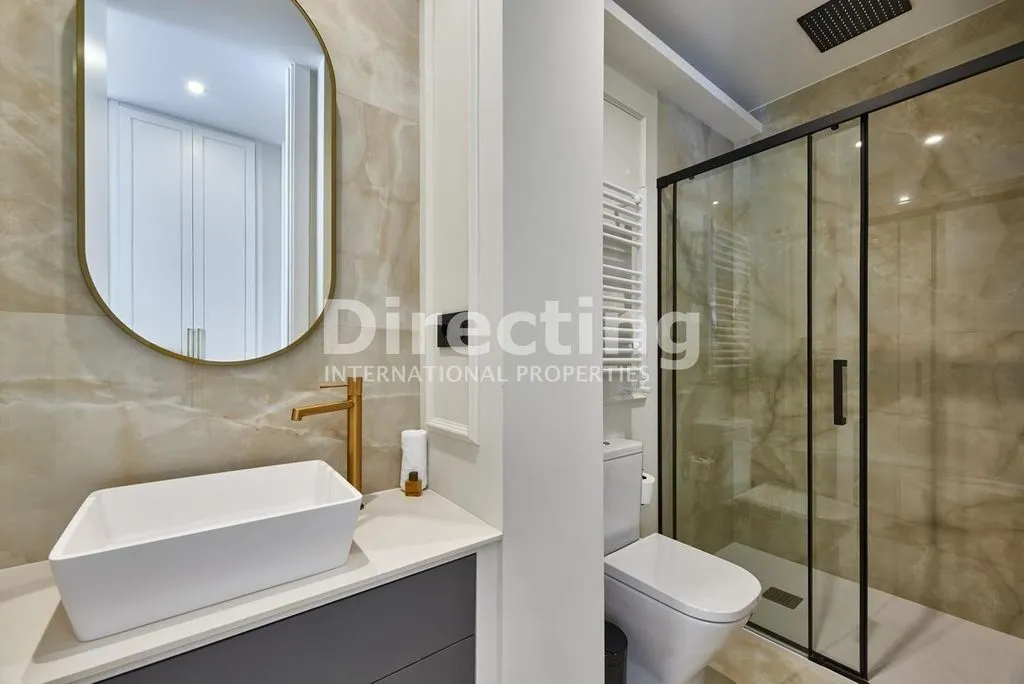Vannitoad - Luxury 2-Bedroom Apartment in Madrid