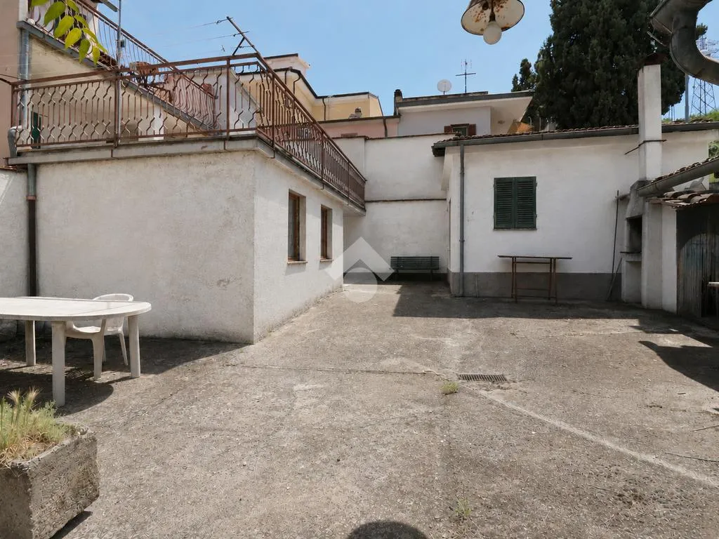 Aed - Ground Floor Apartment with Private Garden in Terni
