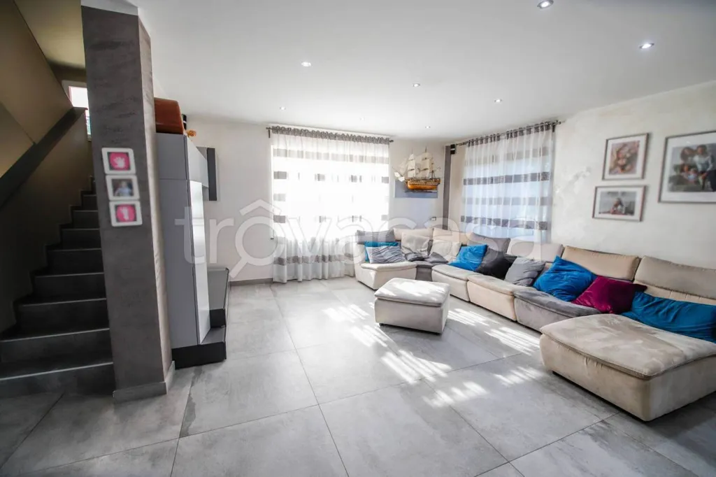 Séjour - Modern Villa with Private Garden in Lombardore