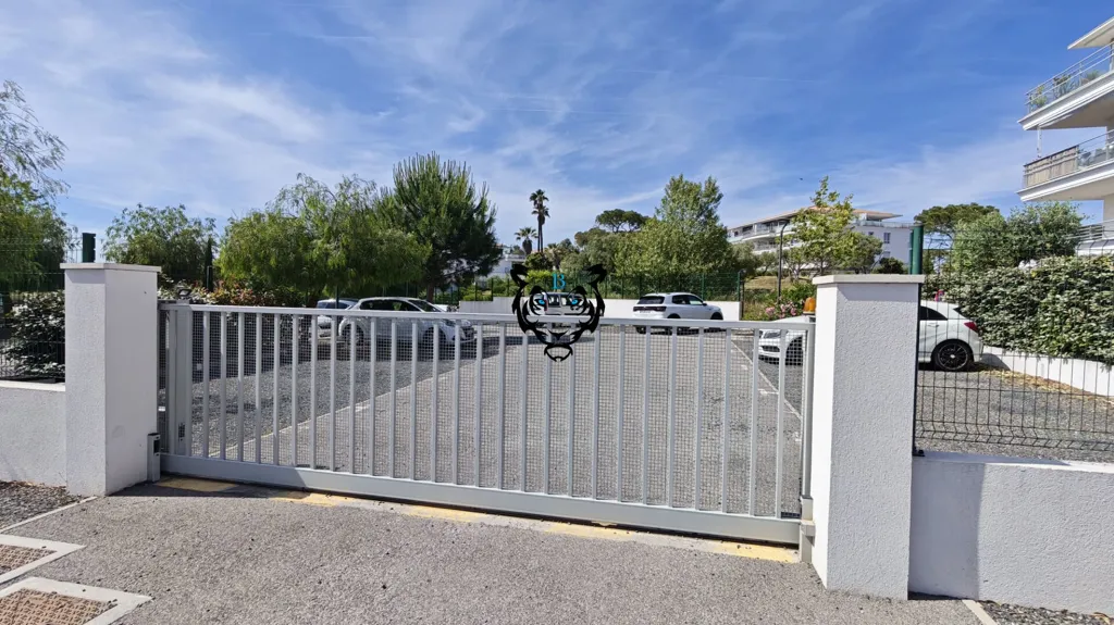 Esterno - Modern 2-Bed Flat with Terrace in Puget-sur-Argens