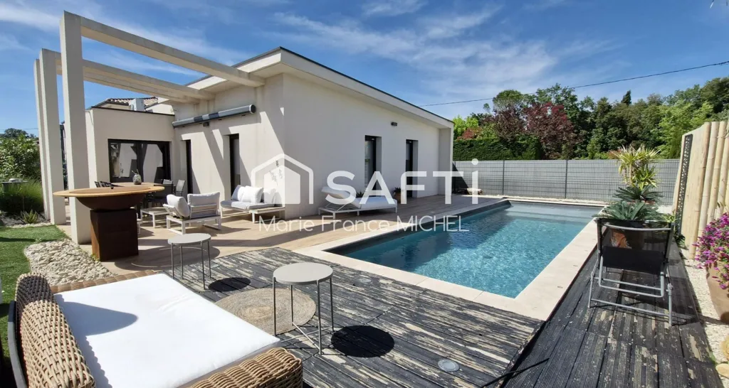 Pool - Family House with Pool in Mazan