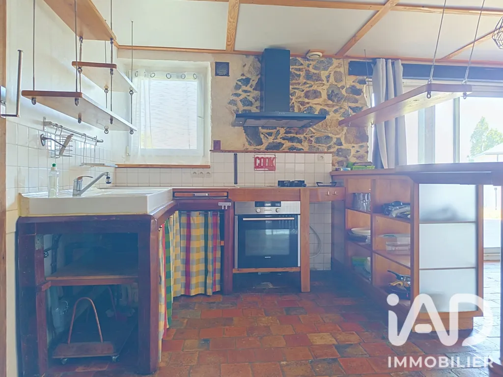 Cuisine - Maison Atypique avec Atelier à Langueux