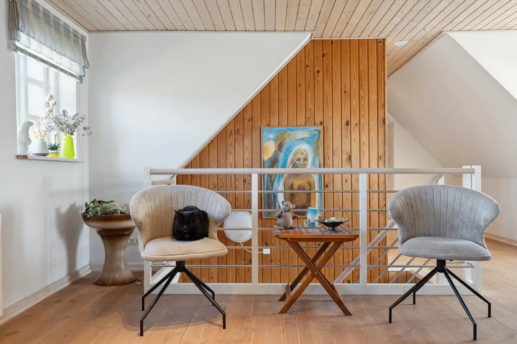 Comedor - House with Business Potential and Large Garden by Alling Å