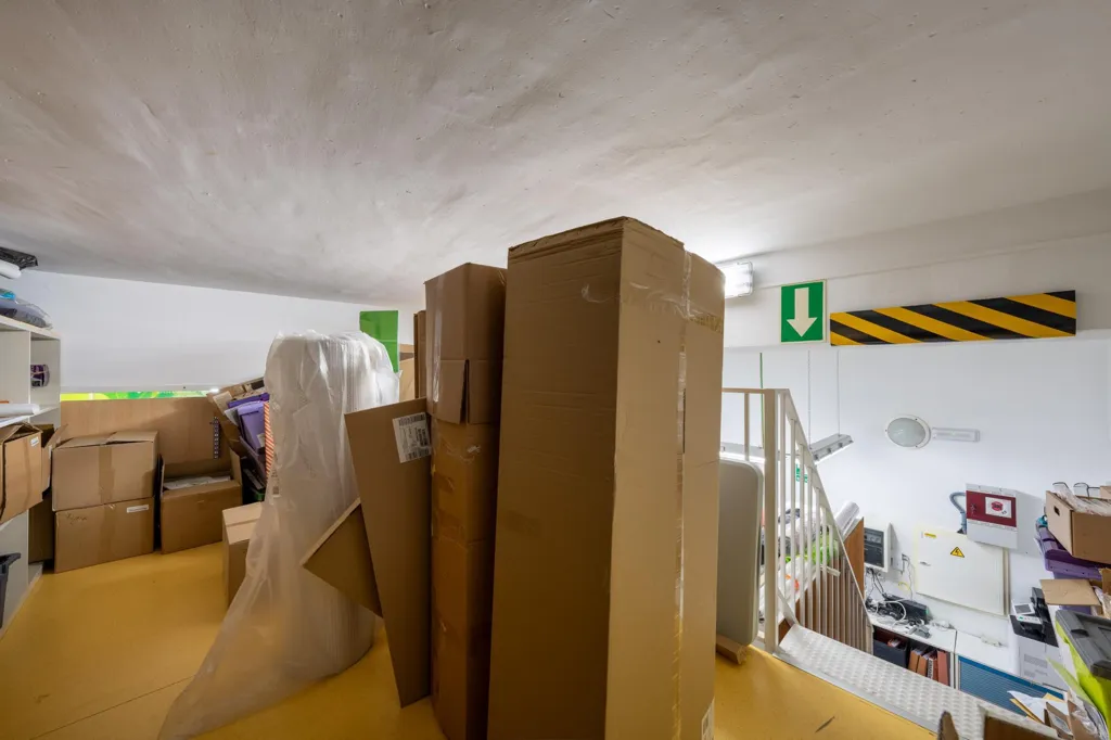 Utility Room - Commercial Property with High Visibility in Almería