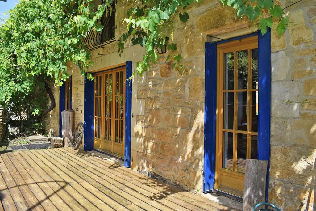 Terrass - Rustic Stone House with Garden in Salignac-Eyvignes