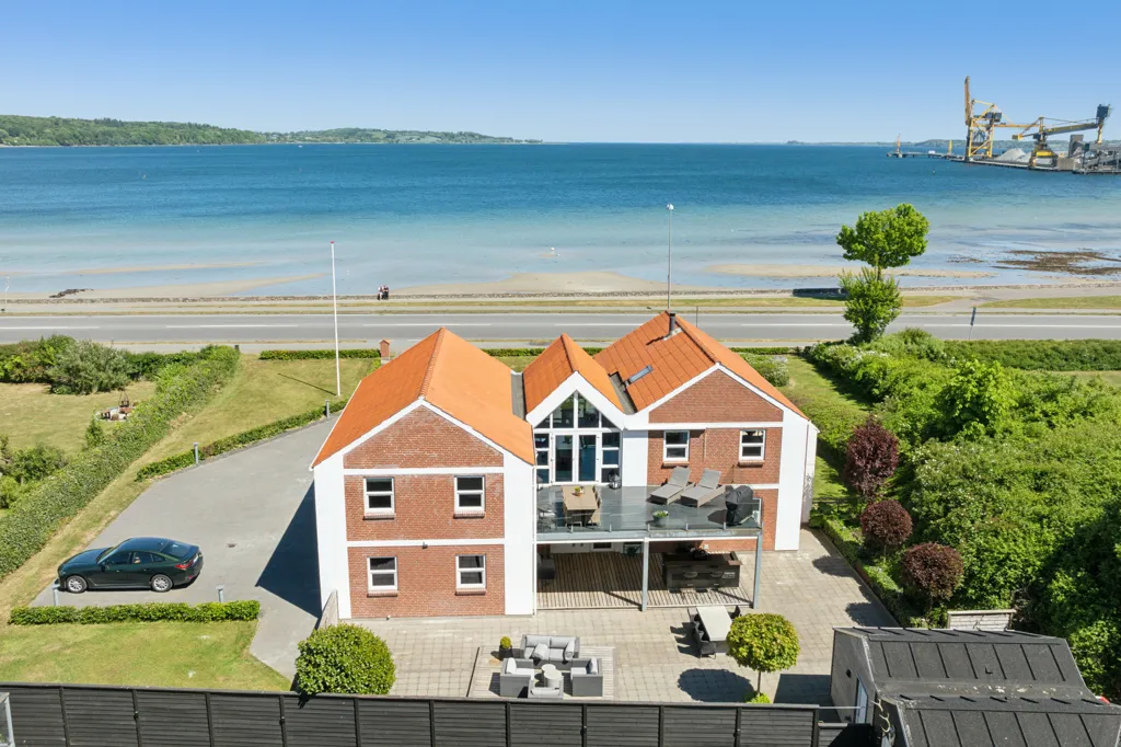 Vue aérienne - Architectural House with Water View in Aabenraa
