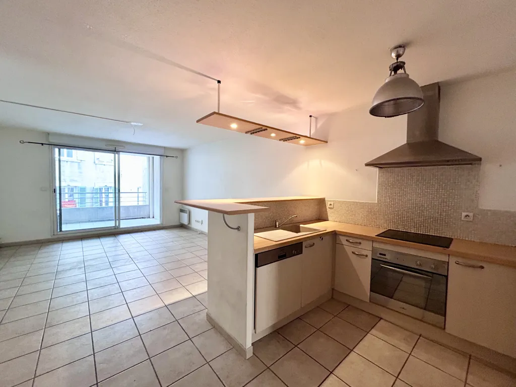 Kitchen - T3 Apartment with Terrace in Marseille 8th