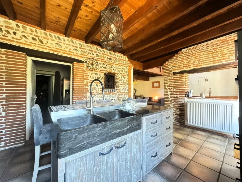Cucina - Charming House with Pool in Lavernose-Lacasse