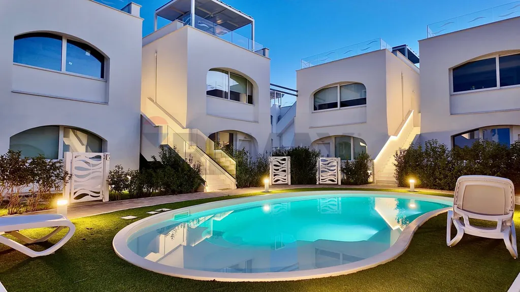 Piscine - Penthouse with Seafront Terrace in Numana